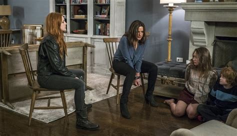 Law & order spinoff svu, while slowly disappearing from netflix, is available to stream in its entirety on hulu. LAW & ORDER: SVU Sneak Peek: Right in the Thick of It ...