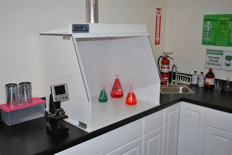 Fume hoods are essential for the containment of dangerous fumes and for the protection of occupants in the lab. Fume hood - Wikiwand