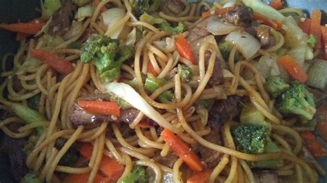 The actual noodles pictured above were my dinner last night, albeit i was a little heavy handed with a big dollop of chilli sauce that i believe you can make great food with everyday ingredients even if you're short on time and cost conscious. Beef Lo Mein | Food sharing, Beef lo mein recipe, World ...