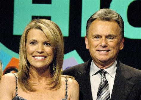 How much does kelly make a year? 'Wheel of Fortune': Did Pat Sajak and Vanna White Ever Date?