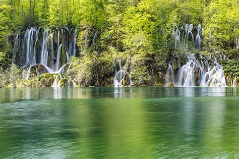 Lake Okrugljak In The Nacionalni Park Plitvička Jezera Croatia Amazing