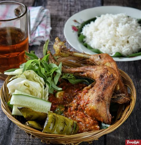 Resep ikan nila panggang atau bakar ini sangat mudah dan makin enak jika disajikan dengan sambal rias. Resep Sambal Pecel Ayam dan Manfaat Daging Ayam