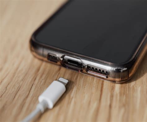 Heres Why Your Iphone Charger Wont Stay In Fixed Ownthetechnology