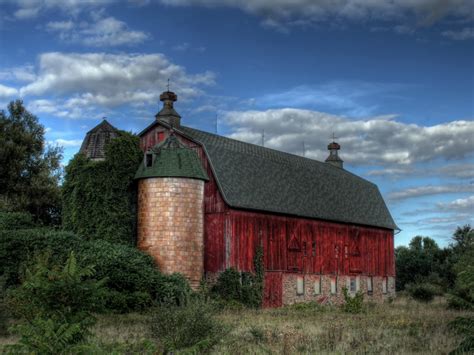 42 Old Barn Wallpapers