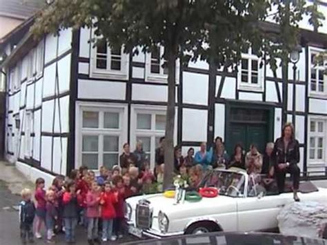 Her international career lasted from 1960 to 1972. Ingrid Mickler-Becker - Ich steh auf Geseke - YouTube