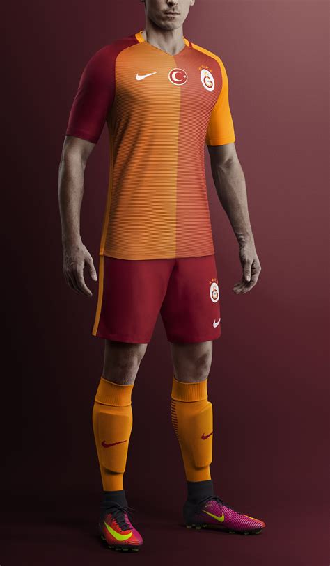 Galatasaray'ın 2016-2017 sezonu formaları tanıtıldı - Süper Lig 2015