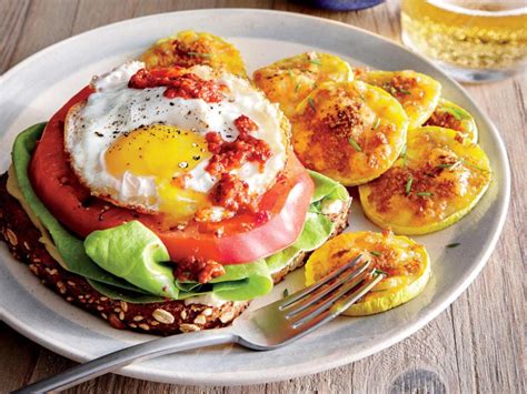 Eggs aren't just for breakfast, they also make incredibly quick and tasty dinners. Keuntungan usaha jual telur ayam dengan beternak ...
