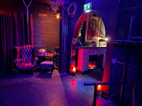 Swingers And Fetish Club Penthouse Playrooms England