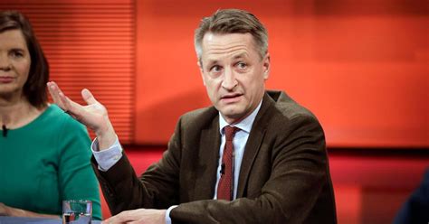 Aus gesundheitlichen gründen wird moderator frank plasberg das magazin hart aber fair mehrere wochen nicht moderieren können. Hart aber fair - ARD | Das Erste