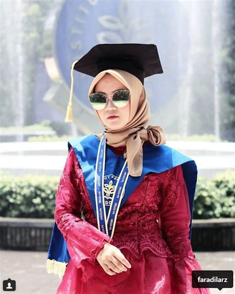 Contoh Jilbab Wisuda