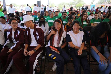 La madre se desnuda y entra a la Fiscalía SLP pide que se esclarezca