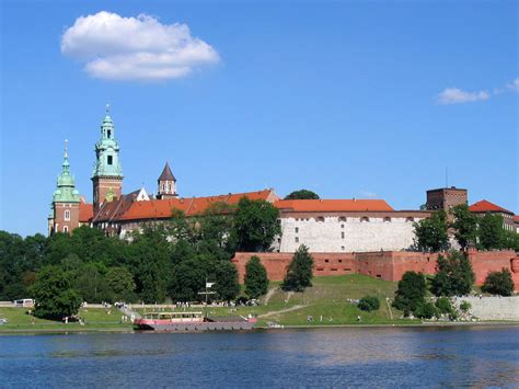 On the other hand, the visiting team arrives at this match after a defeat in the last round. File:Krakau Wawel Wisla.jpg - Wikipedia