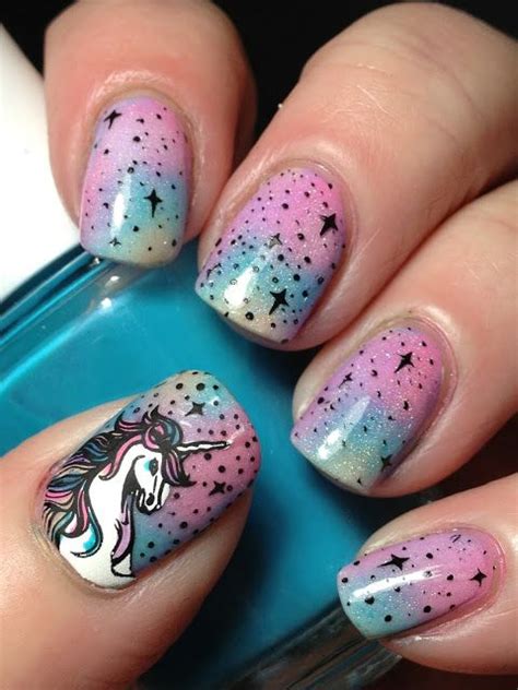 Los unicornios son una buena idea para embellecer las uñas de las niñas con diseños de ellos que sorprendan a todos y que sean divertidos. Unicorn! | Nail art for kids, Unicorn nails designs, Kids ...