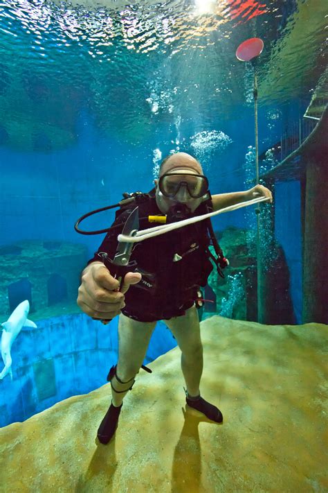 The Worlds First Underwater Magic Show Gives Audiences A Unique And
