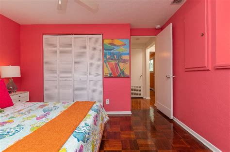 Private Bedroom In Beautiful Old Style Florida Home In Quiet Cul De Sac With Pool Minutes From