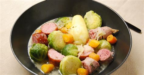 Potée de saucisses aux choux de Bruxelles