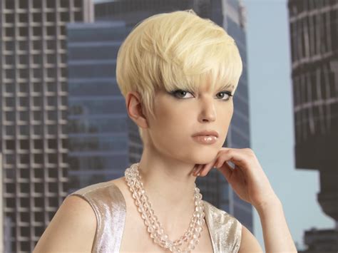 The various glamorous layers make the whole style look more voluminous and full of life. Short round haircut with a cropped neck and the cutting ...