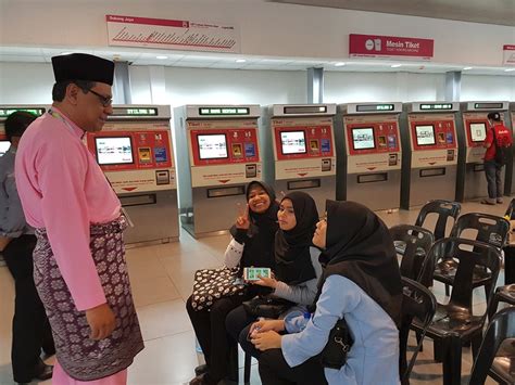 Perkhidmatan tren ini diuruskan oleh syarikat rapidkl. MatKilauPenang: KAUNTER TAMBAHAN BAGI PENUKARAN KAD ...