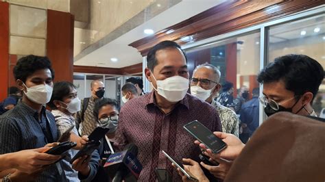 Seputar Indonesia Jokowi Tunjuk Luhut Urusi Minyak Goreng Mendag Itu