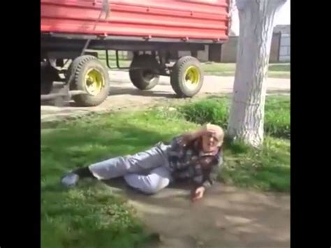 Beginning stupid things, yet it's boring Funny Videos ☆Stupid people doing stupid things ...