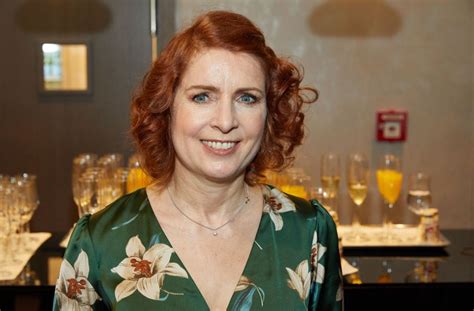 Als moderatorin ist jessy wellmer das rampenlicht gewohnt. Monica Lierhaus: Ehemalige „Sportschau"-Moderatorin bereut ...
