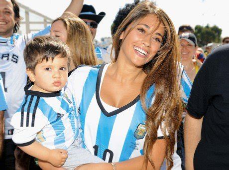 Welcome to the official leo. La femme de Messi retourne en Argentine