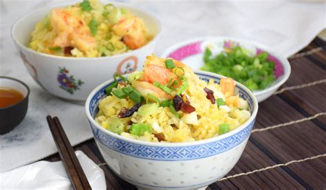 Widely reported to have been invented during the reign of emperor qianlong of the qing dynasty, yang chow fried rice has become a gold standard by which all fried rice are measured against. Yang Chow fried rice - How to cook (wthout using high ...