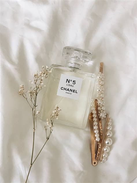 Chanel No 5 Cream Aesthetic Perfume Gold Aesthetic