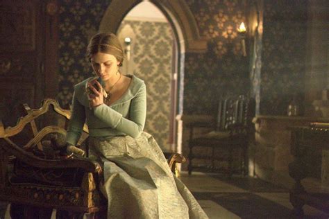 first impressions the white queen 1x10