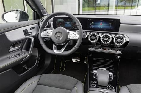 Design, quality and technology are all excellent. 2018 Mercedes-Benz A-Class revealed with all-new design ...