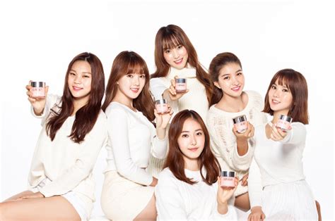 샤넬 뷰티 패션, 뷰티, 시계, 주얼리 한국: 스포츠서울 - "꿀떨어지는 촉촉피부"…여자친구, 우리가 인기 ...