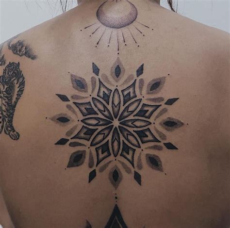 60 Attractive And Sexy Back Tattoo Ideas For Girls 2020 Sooshell