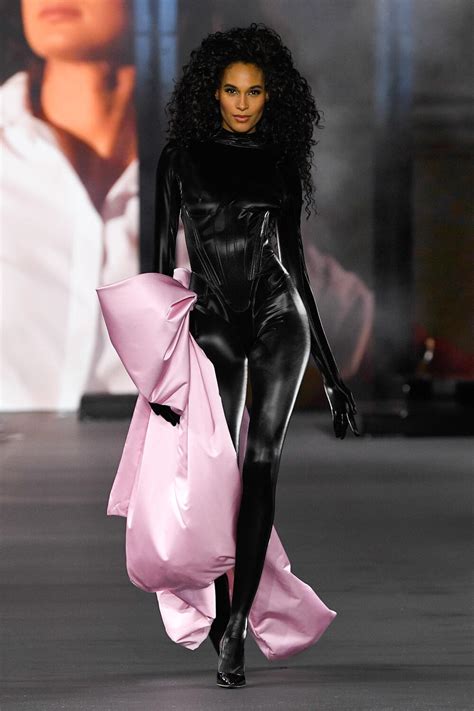 L Oreal Paris Spring 2023 Fashion Show The Impression