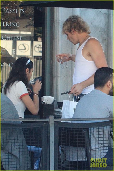 Courtney Eaton And Ross Lynch Grab Lunch After Breaking Up Photo 4001667