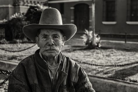 Fotos Gratis Hombre Persona En Blanco Y Negro Gente La Carretera