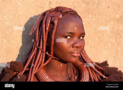 Himba Mädchen Opuwo Namibia Fotos Und Bildmaterial In Hoher Auflösung Alamy