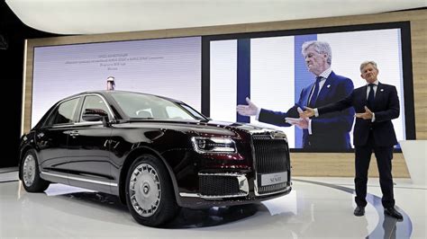 Russia Shows Off New Luxury Sedan Putin Limousine