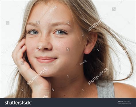 Cute Teenage Girl Freckles Woman Face库存照片638703217 Shutterstock