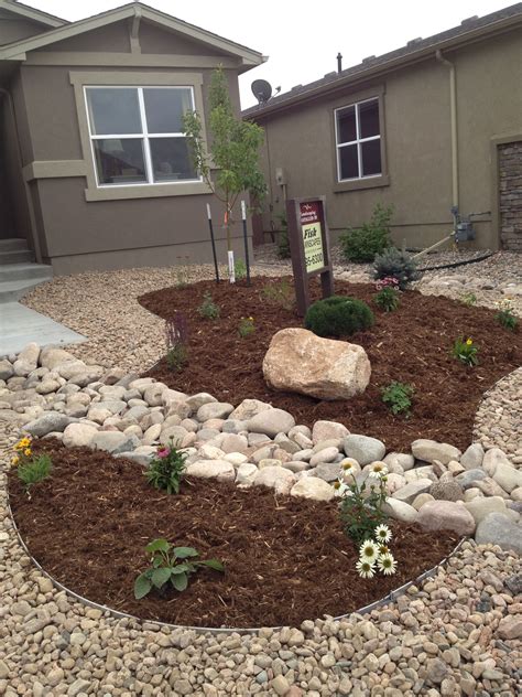 Gravel Front Yard Ideas To Spruce Up Your Home