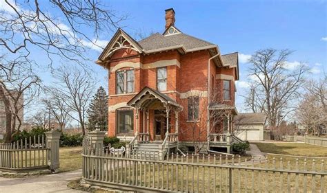 1884 Victorian In Dekalb Illinois — Captivating Houses
