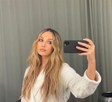 Maddie Ziegler Social Media 02122020 Celebmafia