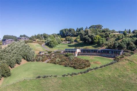 We offer safe and secure facilities, meeting areas for induction and orientation sessions and fully equipped self catering kitchens and dining areas. 10 Best Luxury Accommodation in New Plymouth - NZ Pocket ...