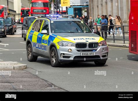 Police Armed Response Vehicle London Hi Res Stock Photography And