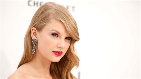 Taylor Swift é O Destaque Dos American Music Awards Veja