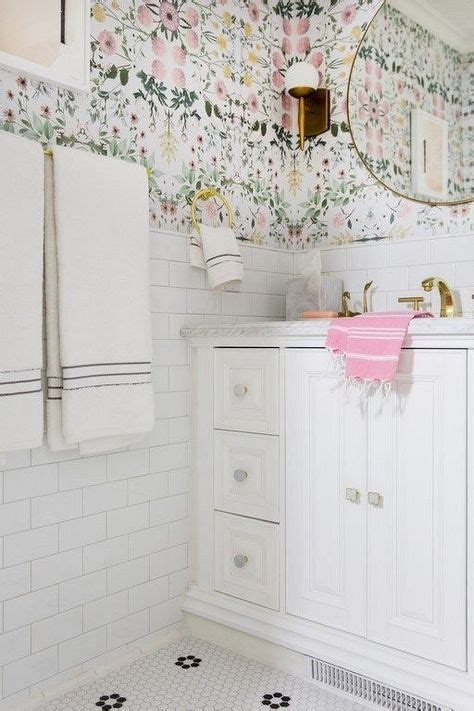 40 Vintage And Classic Bathroom Wallpaper Designs For Inspiration Check