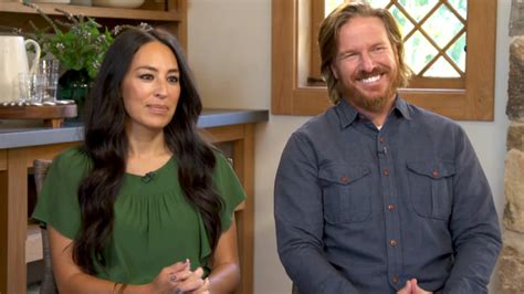 Entire Story Of The Joanna Gaines Affair Tech Bloggers