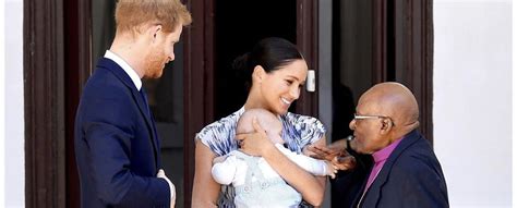 In a new video showing markle reading to archie, the resemblance between the royal and his dad couldn't be more clear. Baby Archie Makes Adorable Debut During Harry And Meghan ...