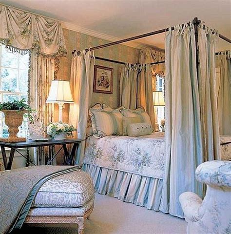 34 Amazing French Country Bedrooms Design Ideas Hmdcrtn