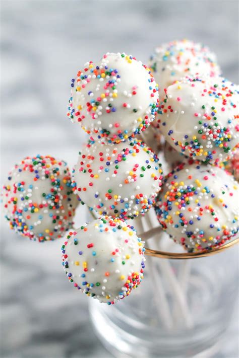 The traditional method can be a little nerve racking for the beginner. How to Make Cake Pops (the easy way) - thekittchen