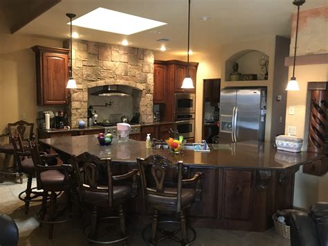 The southwestern style originates from the warm and bold designs that can be found in the southwest parts of the usa with a special mention to arizona and new mexico. Kitchen 1 - Santa Fe Style